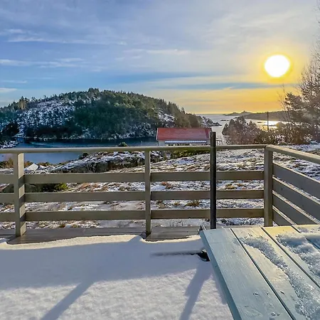 Dom wakacyjny Three-bedroom In Farsund